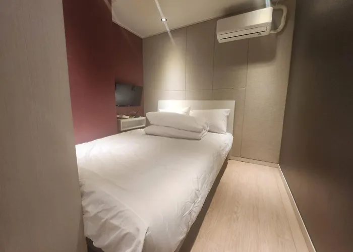 November Myeongdong Hotel