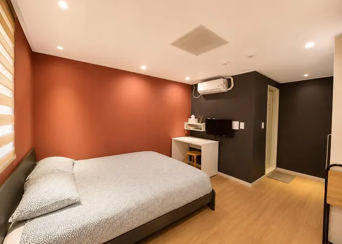 November Myeongdong Hotel